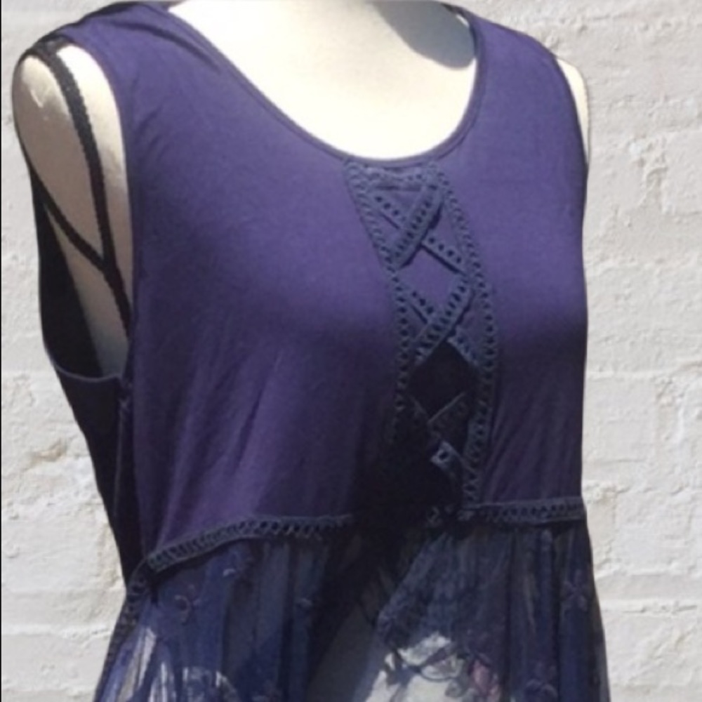 Navy Blue Flowy Mesh With Lace Sleeveless Tunic Top - Picture 5 of 9